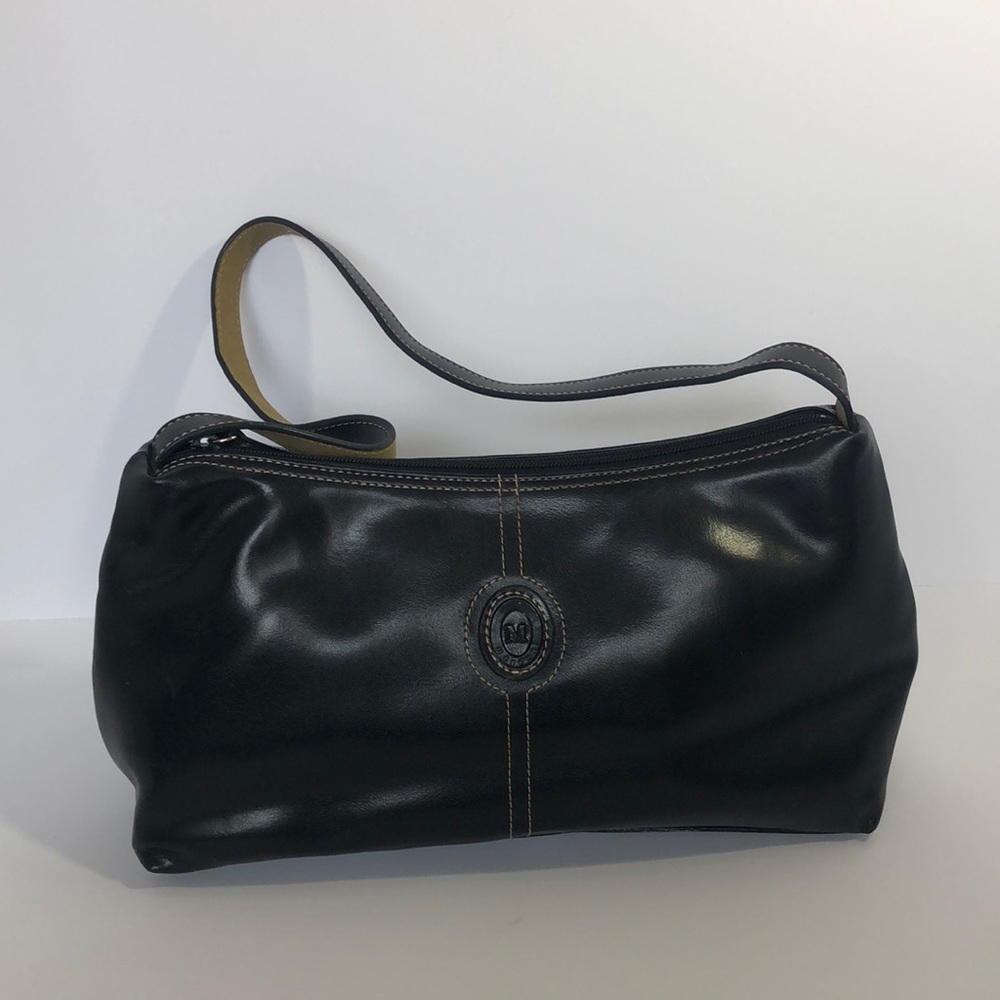 Aspen Mondani Black Leather Shoulder Bag